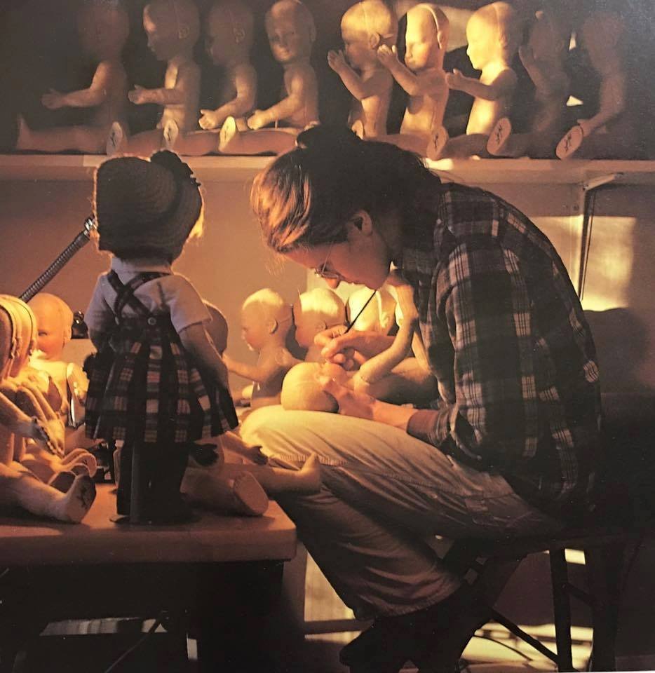 Remembering R. John Wright: A Visionary in the World of Felt Dolls